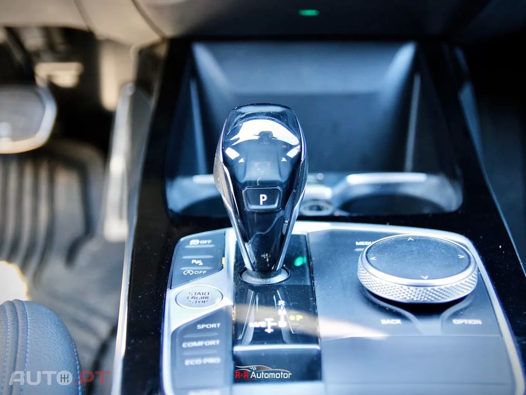 BMW 118 i Pack Desportivo M Auto