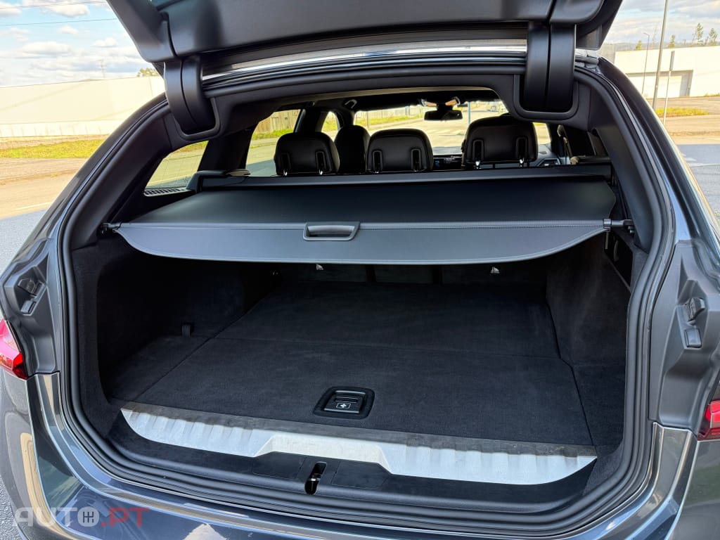 BMW 320 e Touring Corporate Edition Auto