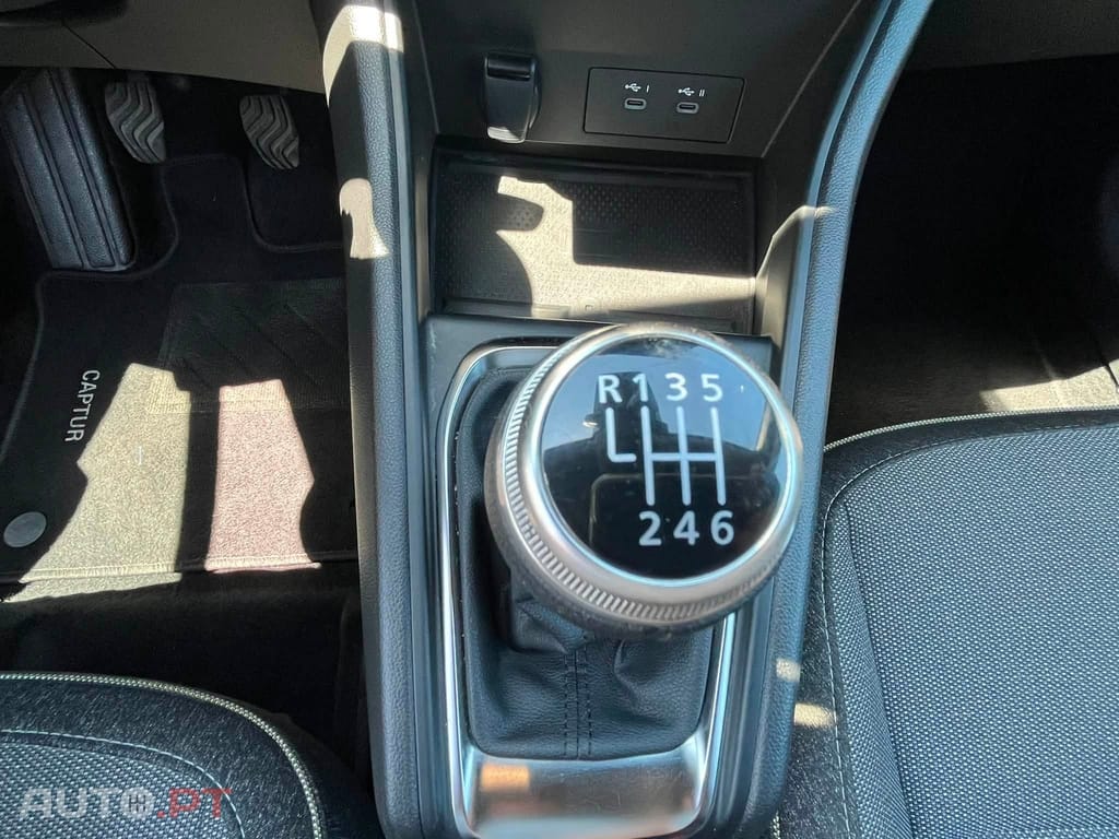 Renault Captur TECHNO