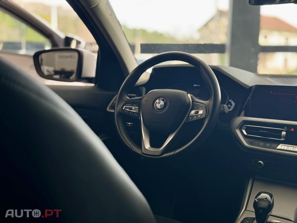 BMW 330 e Touring Corporate Edition Auto