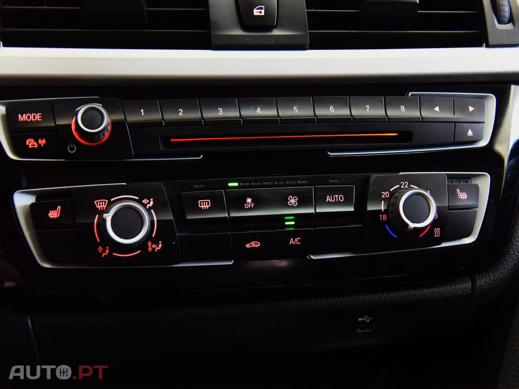 BMW 320 d Touring xDrive Auto
