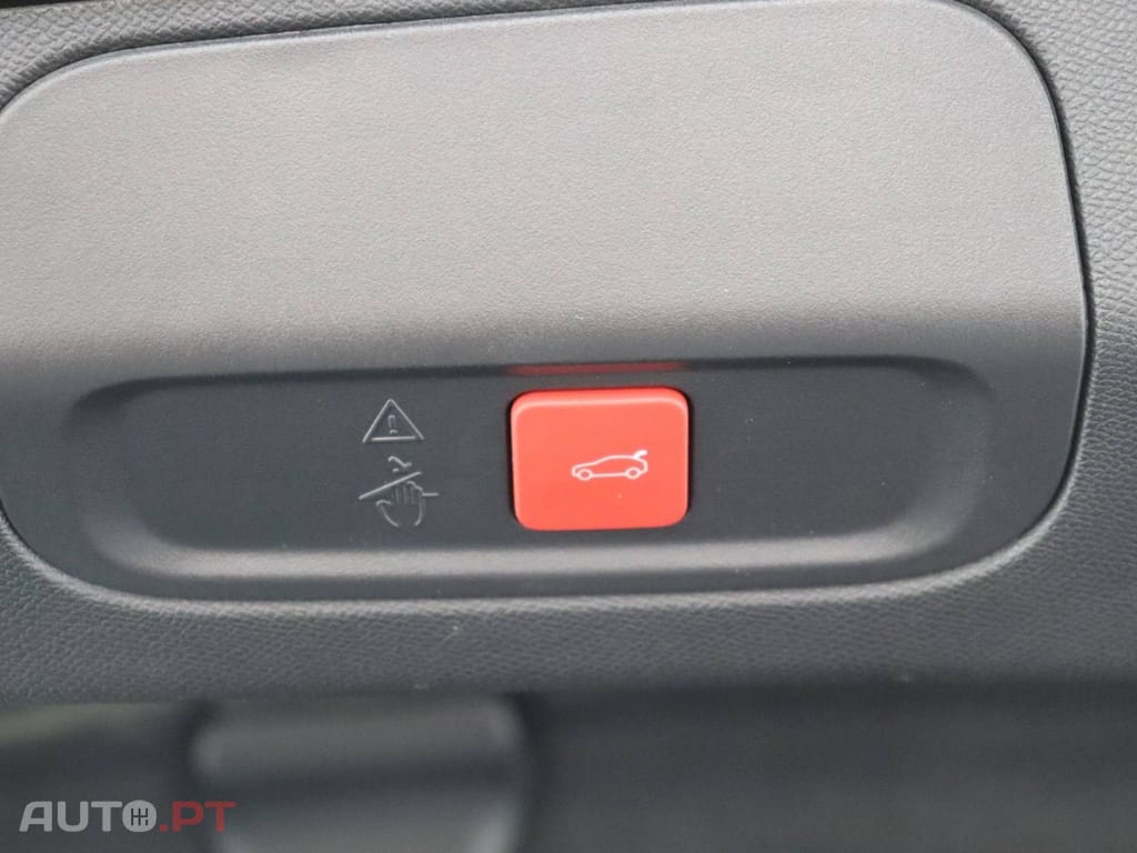 Peugeot 408 I.V.A DEDUTIVEL PHEV 180 e-EAT8 GT