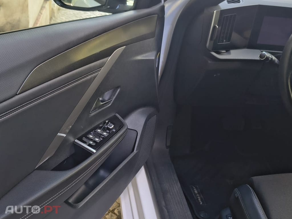 Opel Astra Sports Tourer 1.2T Hybrid GS eDCT — fotografia 8