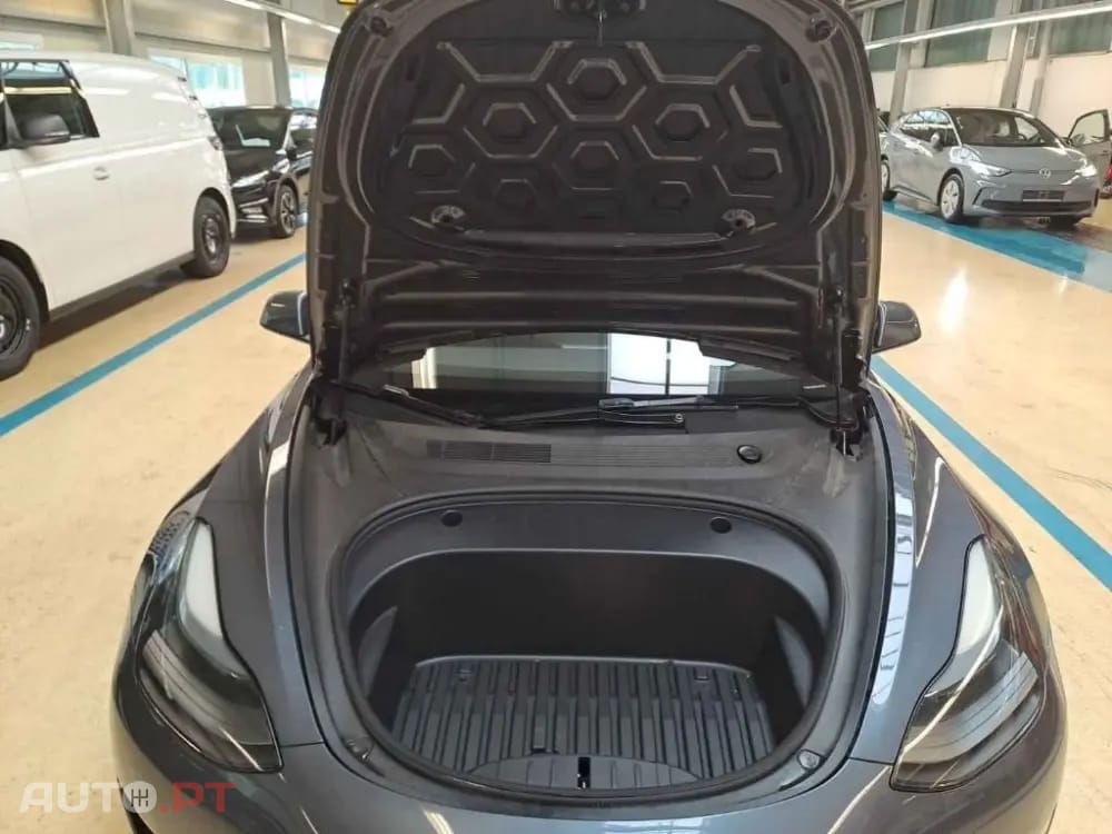 Tesla Model 3 Standard Range Plus RWD