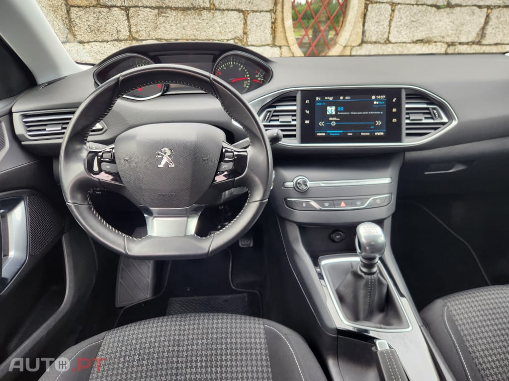 Peugeot 308 1.5 BlueHDi Business Line