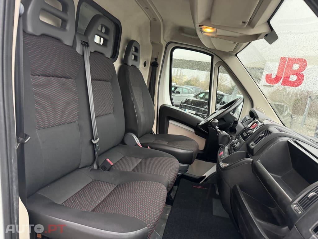 Peugeot Boxer Outro