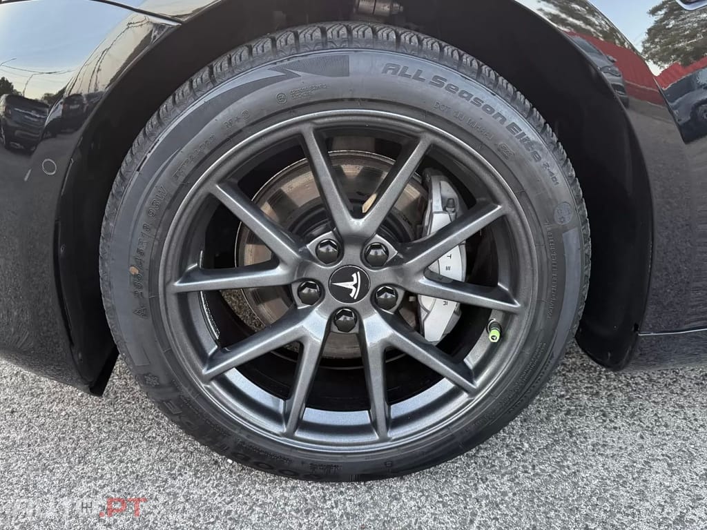 Tesla Model 3 Standard Range Plus RWD