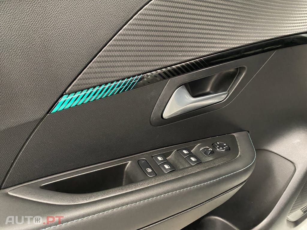 Peugeot E-208 50 kWh Allure Pack