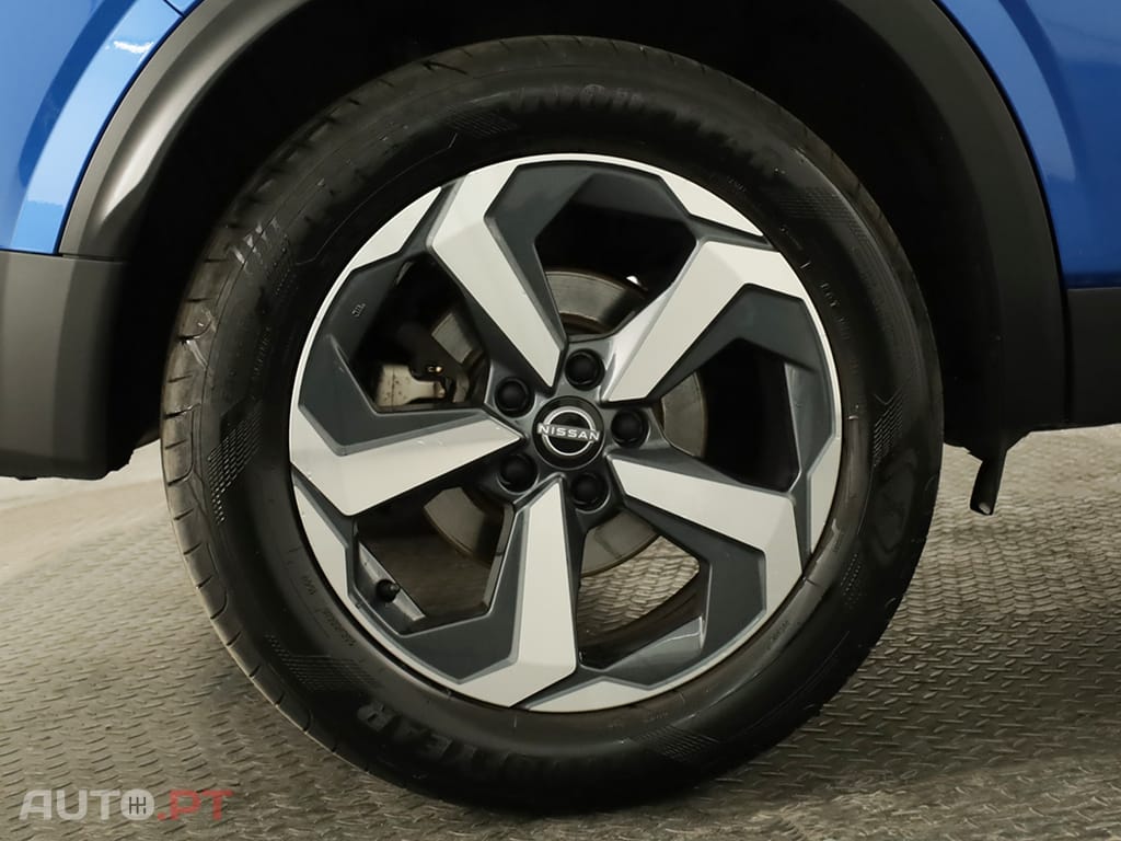 Nissan Qashqai Qashqai 1.3 DIG-T N-Connecta LED Xtronic