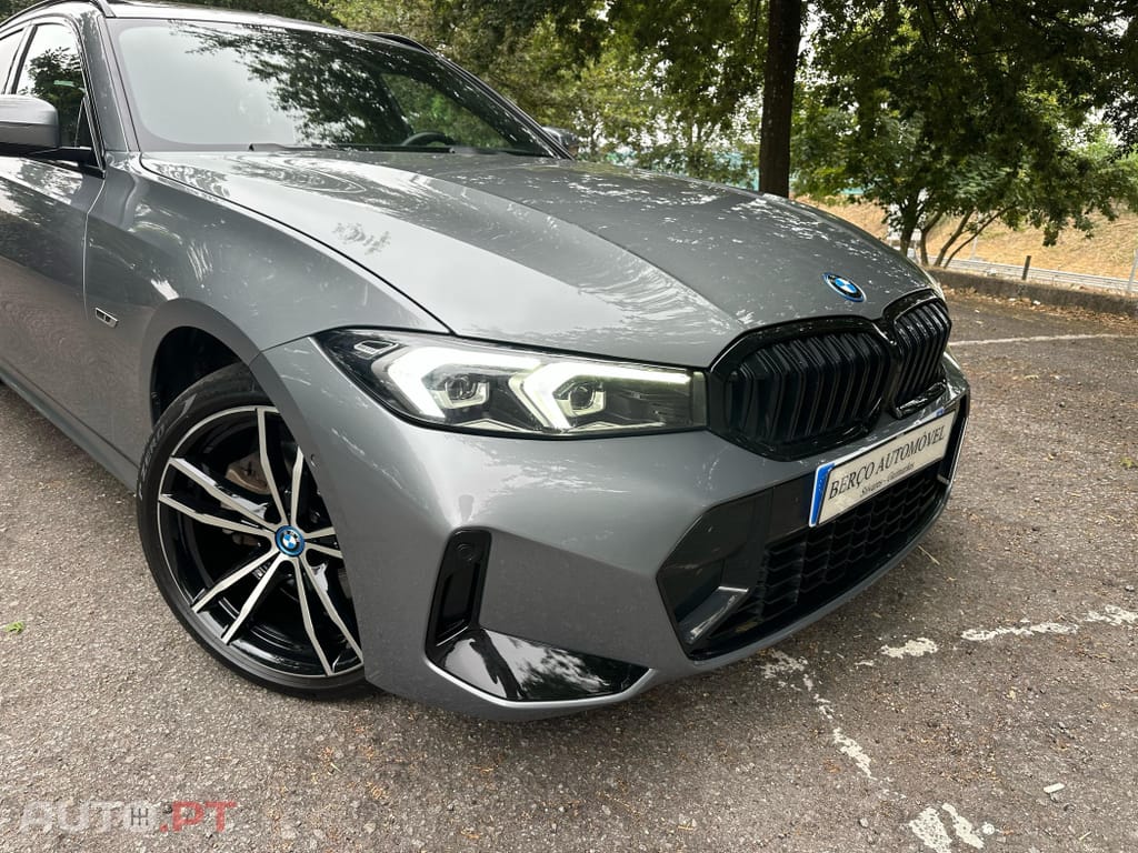 BMW 330 e Touring Pack Desportivo M Auto