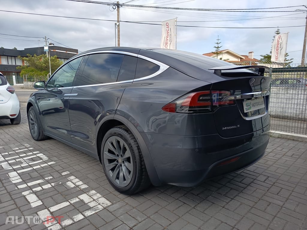 Tesla Model X 100D
