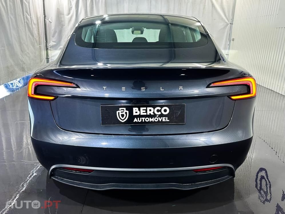 Tesla Model 3 Standard Range Plus RWD