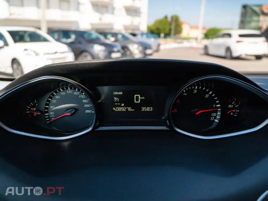 Peugeot 308 1.5 BlueHDi Business Line