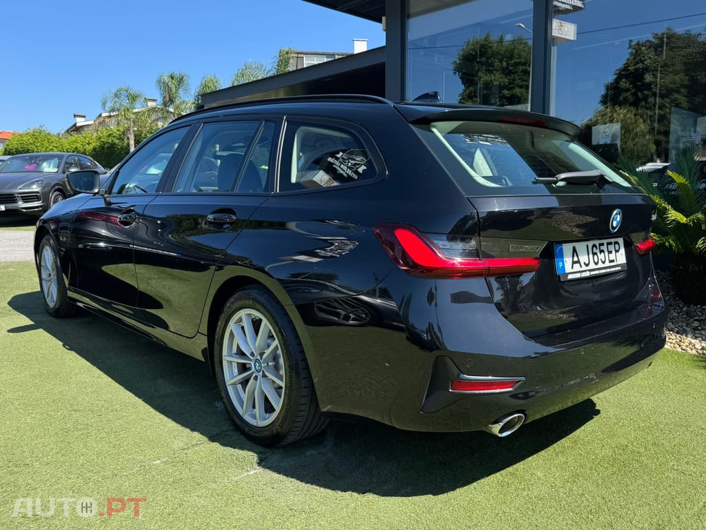 BMW 330 e Touring Auto