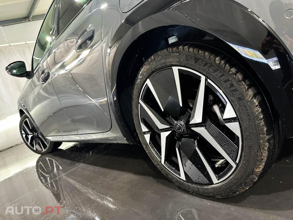 Peugeot E-208 51 kWh GT