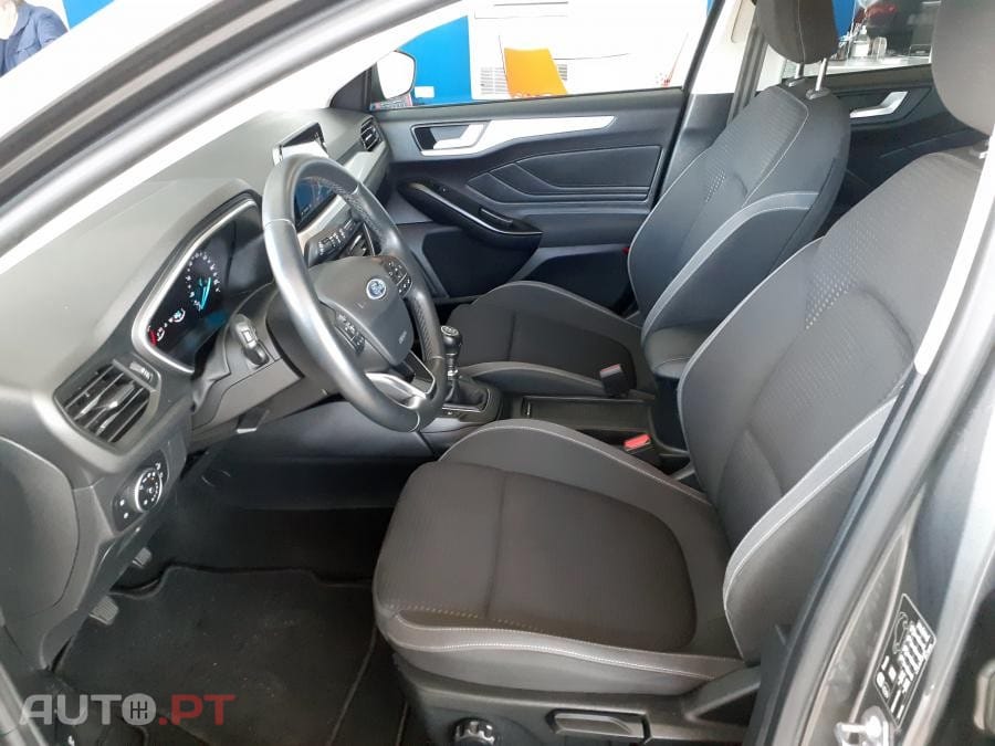 Ford Focus SW 1.5 TDCi EcoBlue Business — fotografia 26