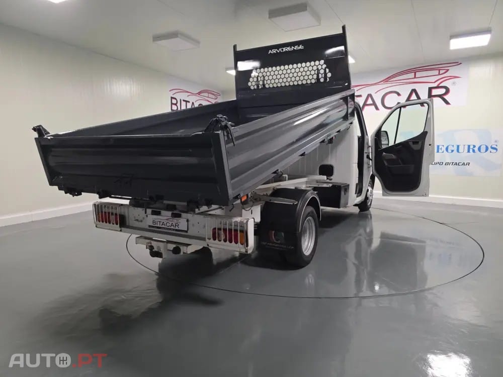 Renault Master 2.3 DCI 130CV BASCULANTE