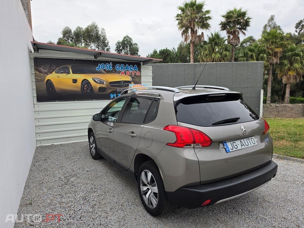 Peugeot 2008 1.2 PureTech Style
