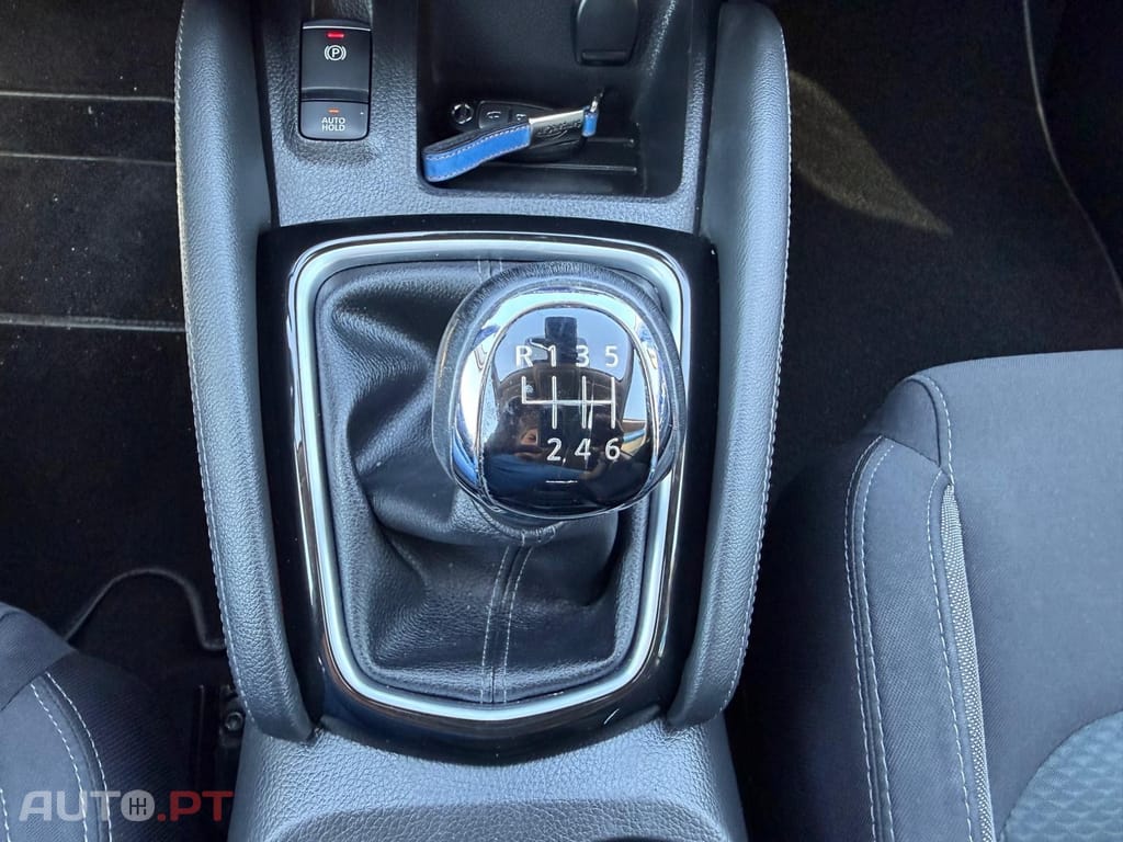 Nissan Qashqai 1.3 DIG-T N-Connecta J18 Led