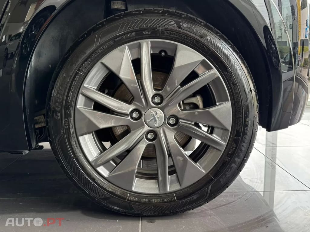 Peugeot E-208 50 kWh Active Pack