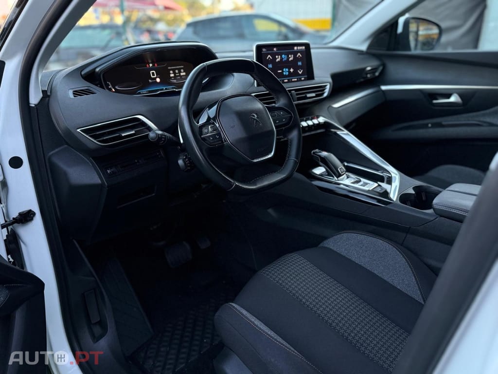 Peugeot 3008 1.5 BlueHDi Active Pack EAT8