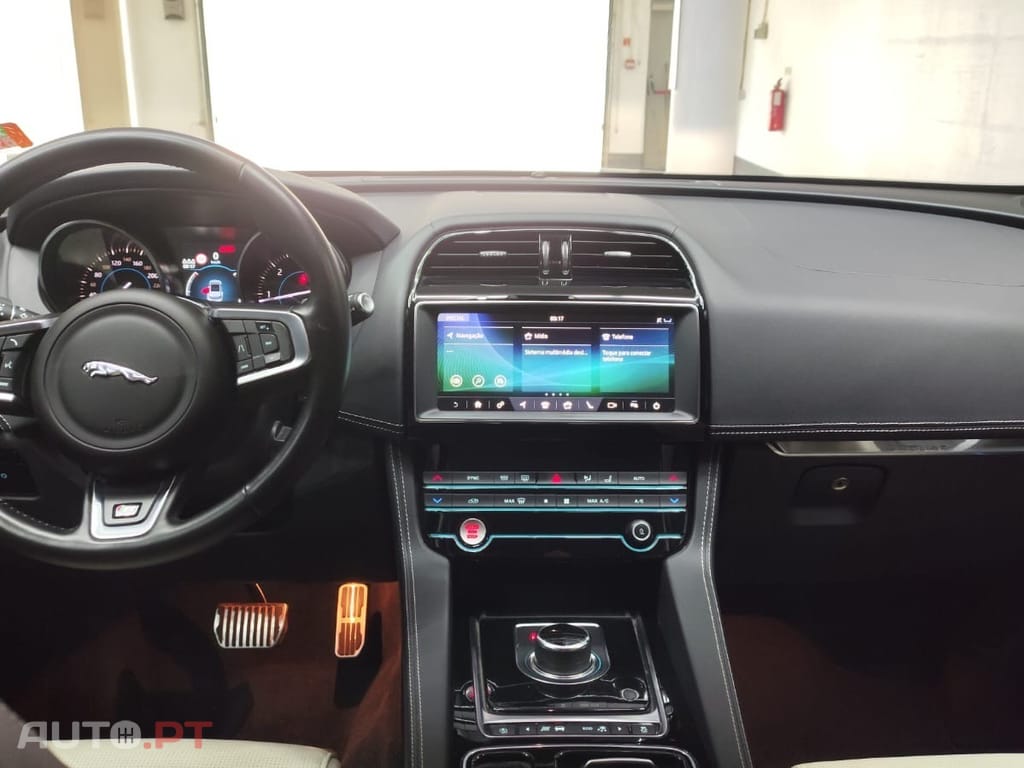 Jaguar F-Pace 2.0 i4D Portfolio AWD Aut.
