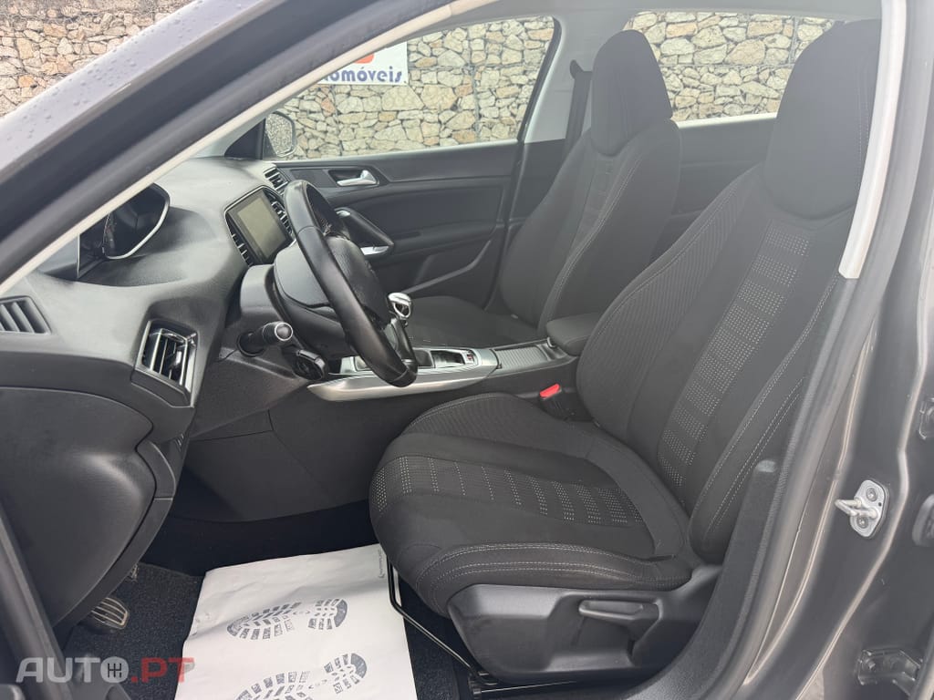 Peugeot 308 1.6 BlueHDi Allure J17