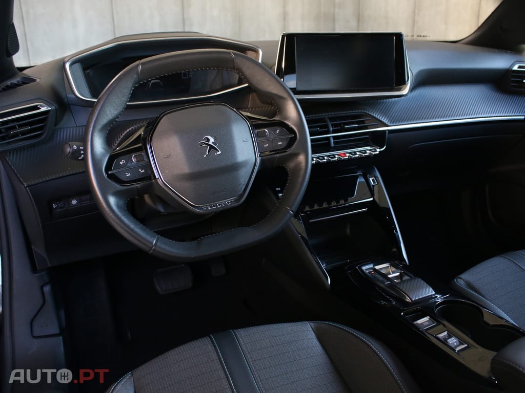 Peugeot E-2008 Allure