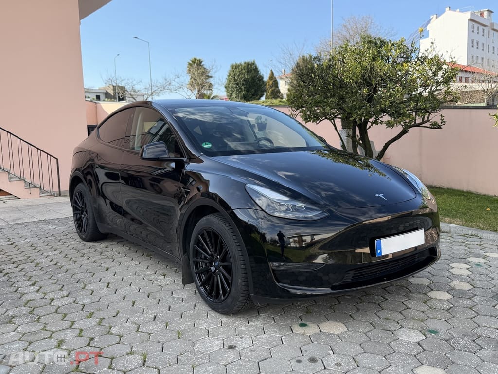 Tesla Model Y Long Range Dual Motor AWD