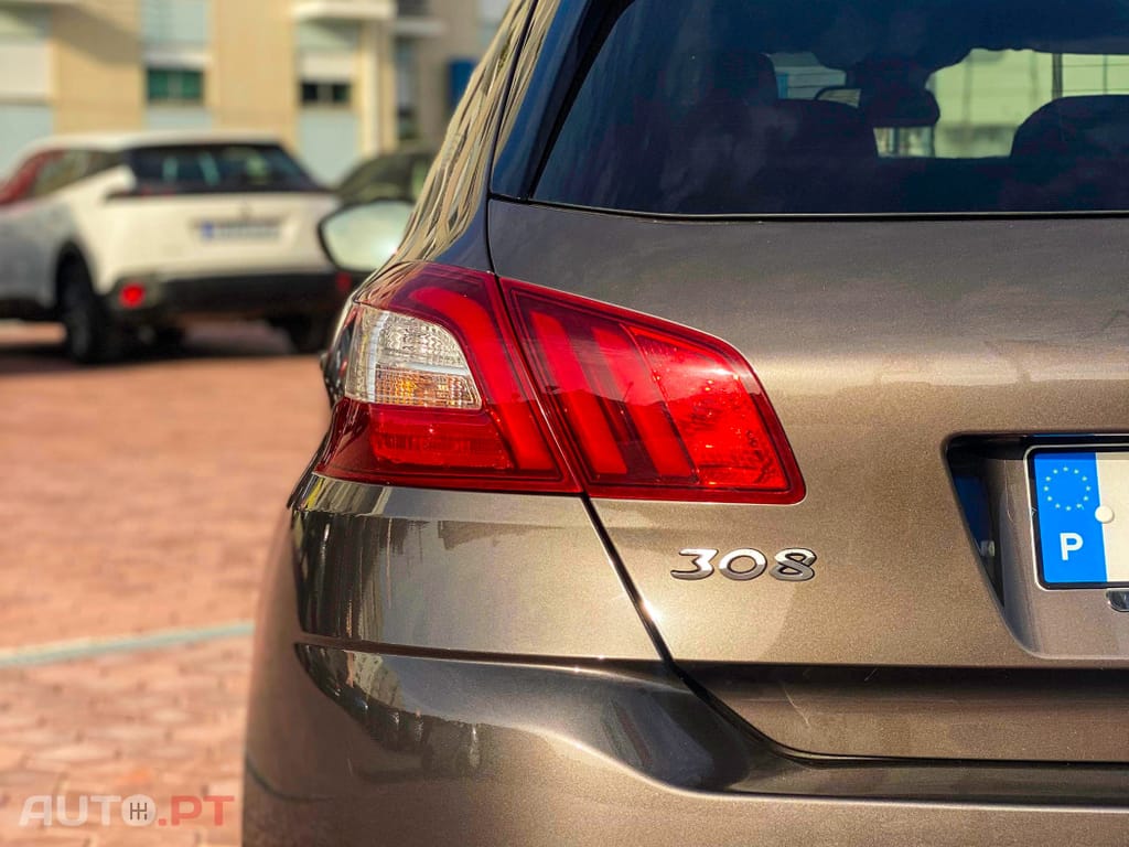 Peugeot 308 1.6 e-HDi Allure J17