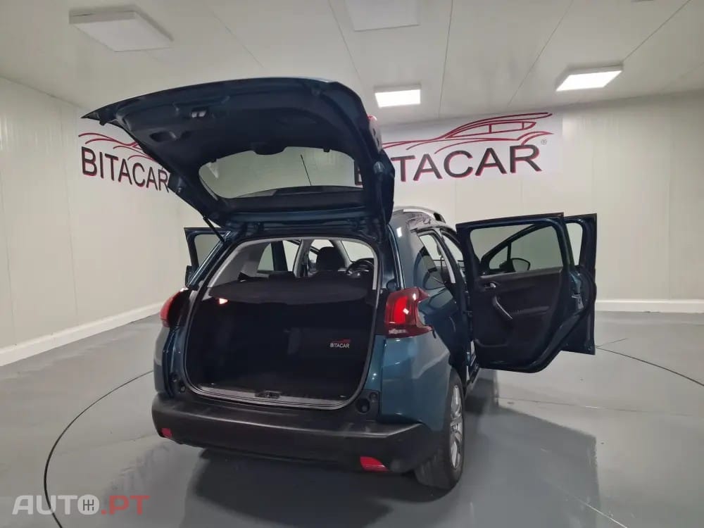 Peugeot 2008 1.2 PureTech Style