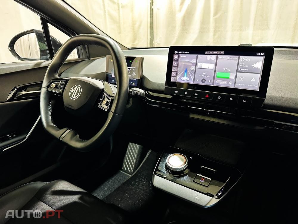 MG MG4 77 kWh Extended Range Luxury