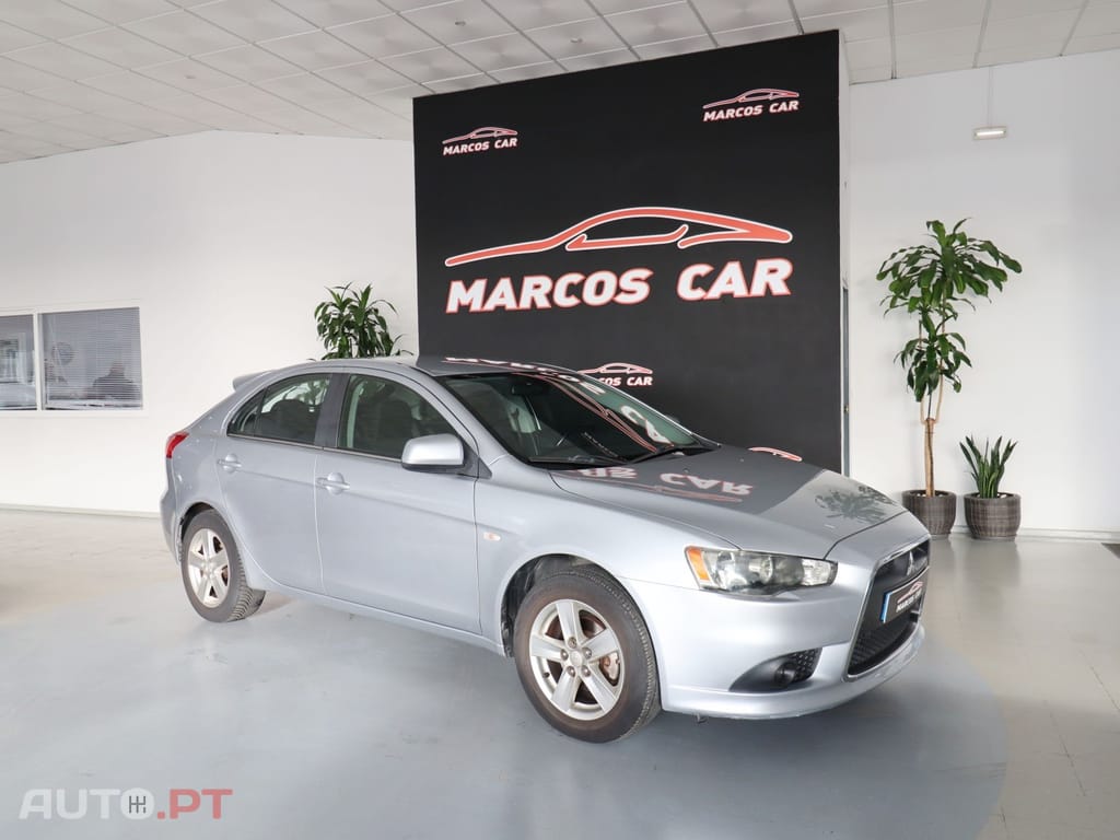Mitsubishi Lancer 1.5 Inform
