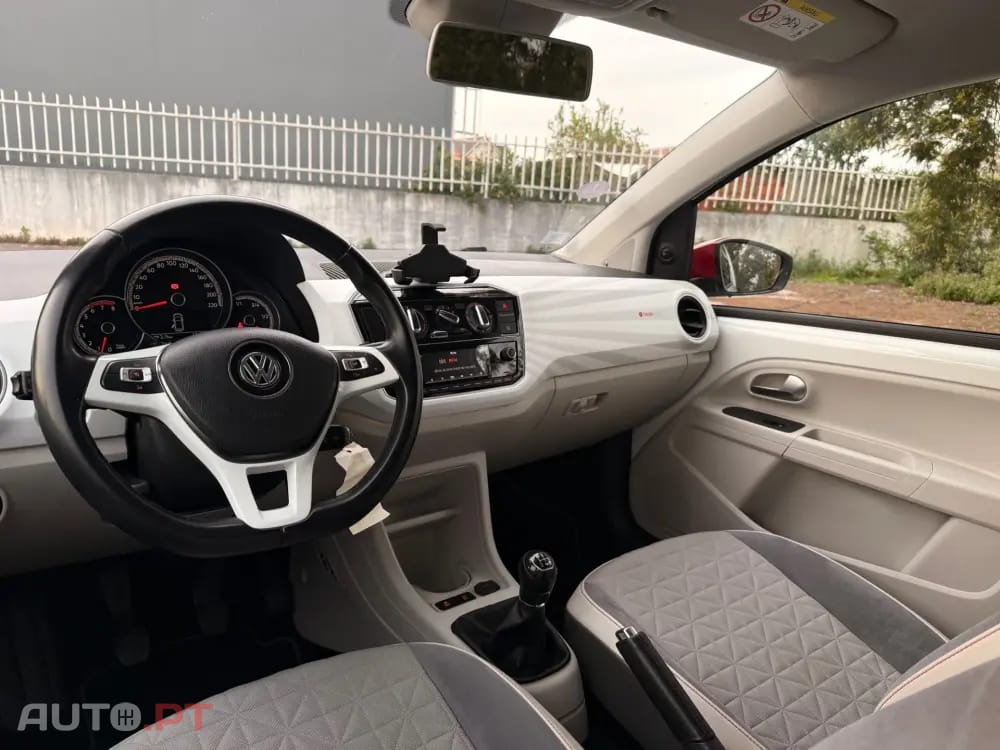 Volkswagen Up! 1.0 Move Up! beats