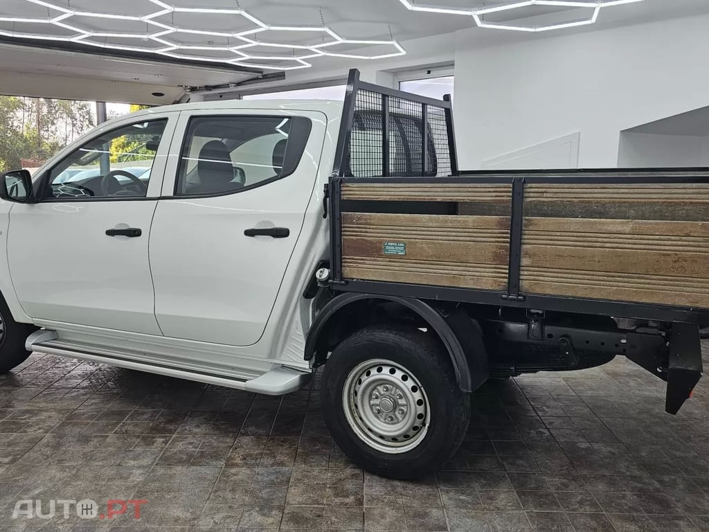 Mitsubishi L200 2.4 DI-D Invite 2WD
