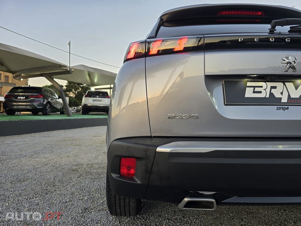 Peugeot 2008 1.2 PureTech Allure EAT8