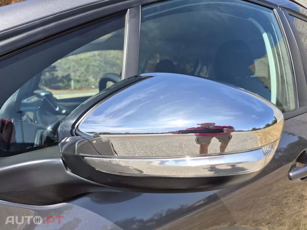 Peugeot 2008 1.2 PureTech Style