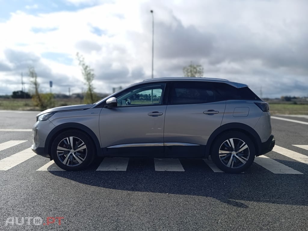 Peugeot 3008 Plug-In Hybrid 225 e-EAT8 Allure Pack