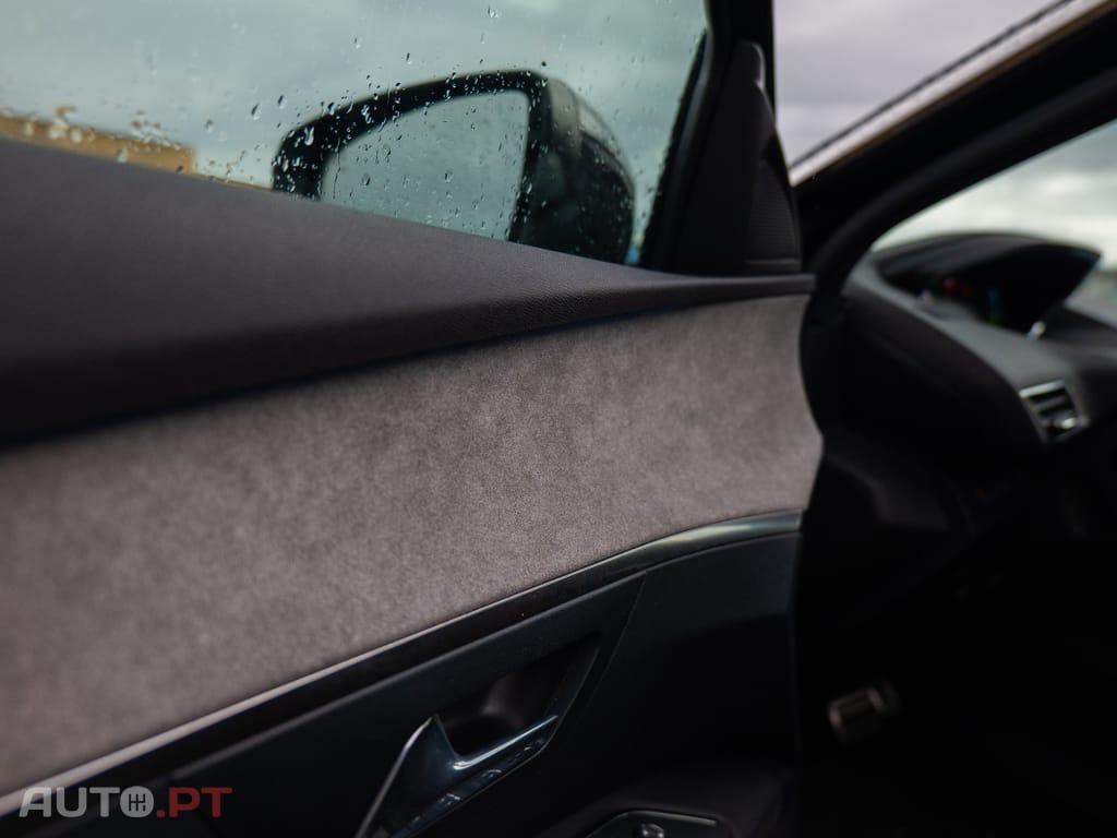 Peugeot 3008 1.6 Hybrid GT e-EAT8