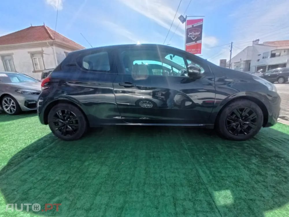 Peugeot 208 PureTech 82 Winter Edition