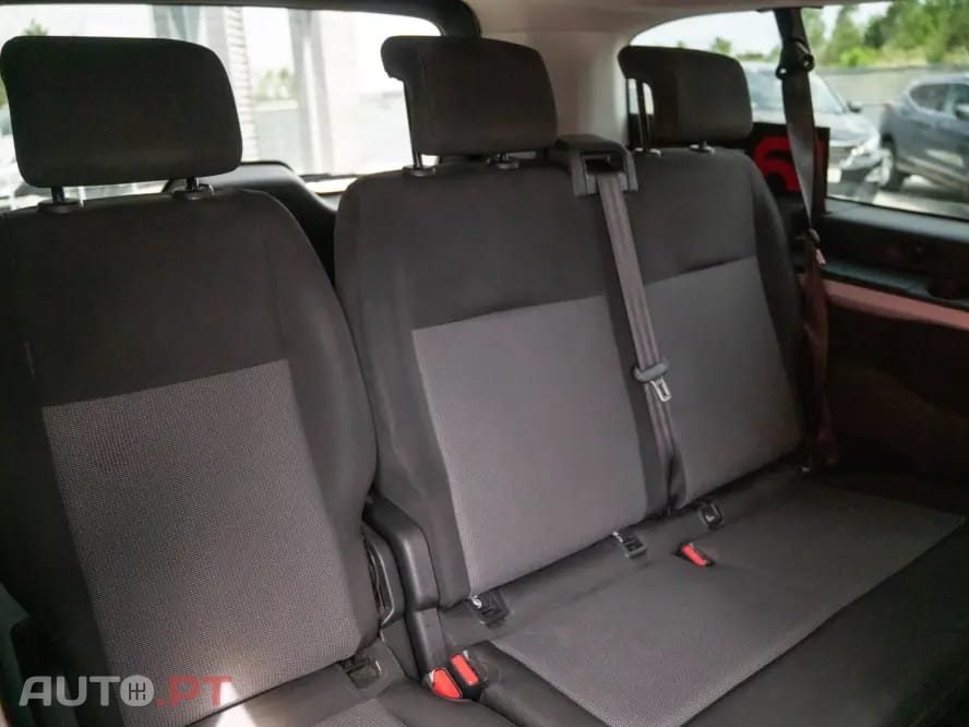 Peugeot Traveller 1.5 BlueHDi L2H1 Active Standard