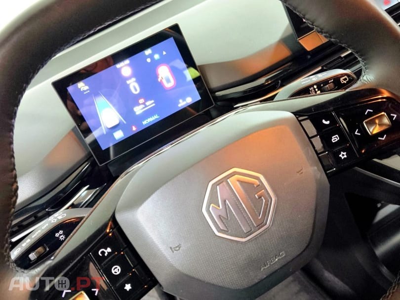 MG MG4 64 kWh Luxury