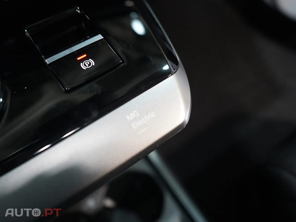 MG MG4 64 kWh Luxury