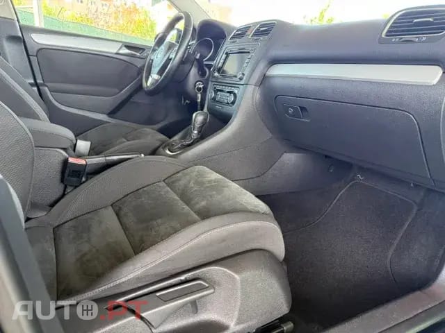 Volkswagen Golf 1.6 TDi Highline DSG