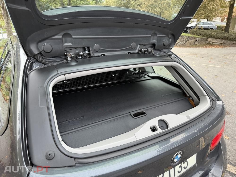 BMW 318 d Line Sport Shadow Auto