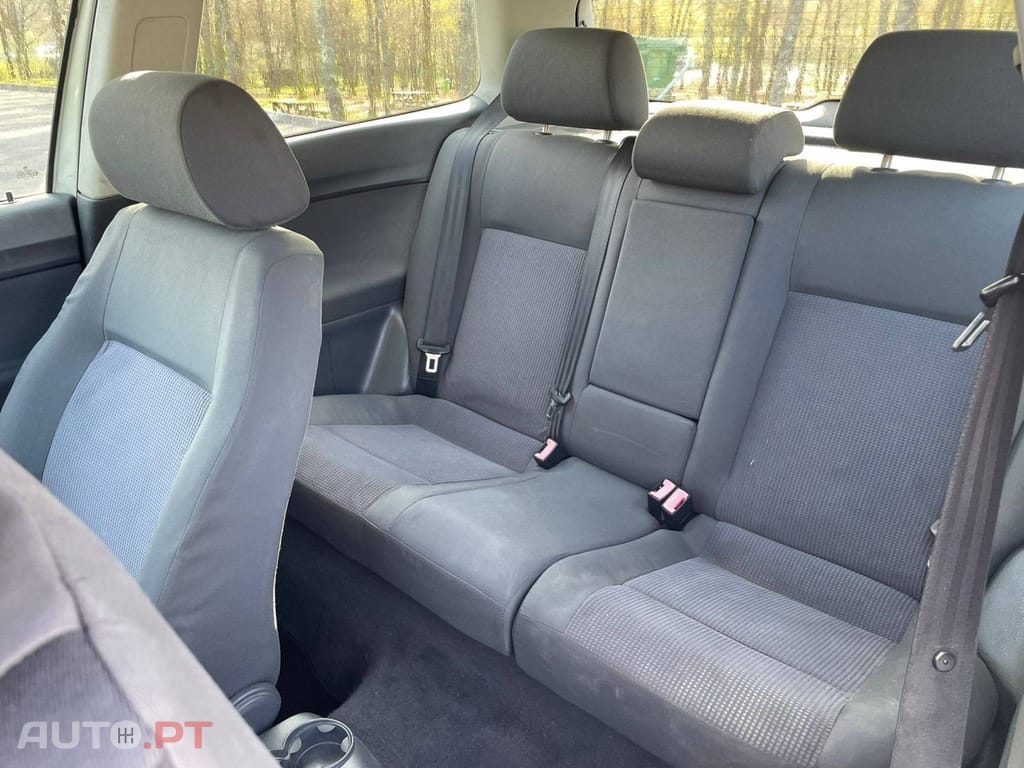 Volkswagen Polo 1.2 Confortline — fotografia 8