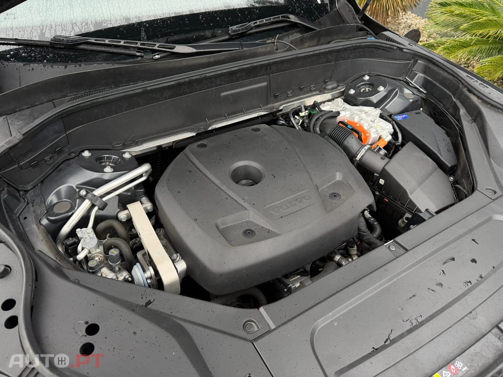 Volvo XC90 2.0 T8 PHEV R-Design AWD