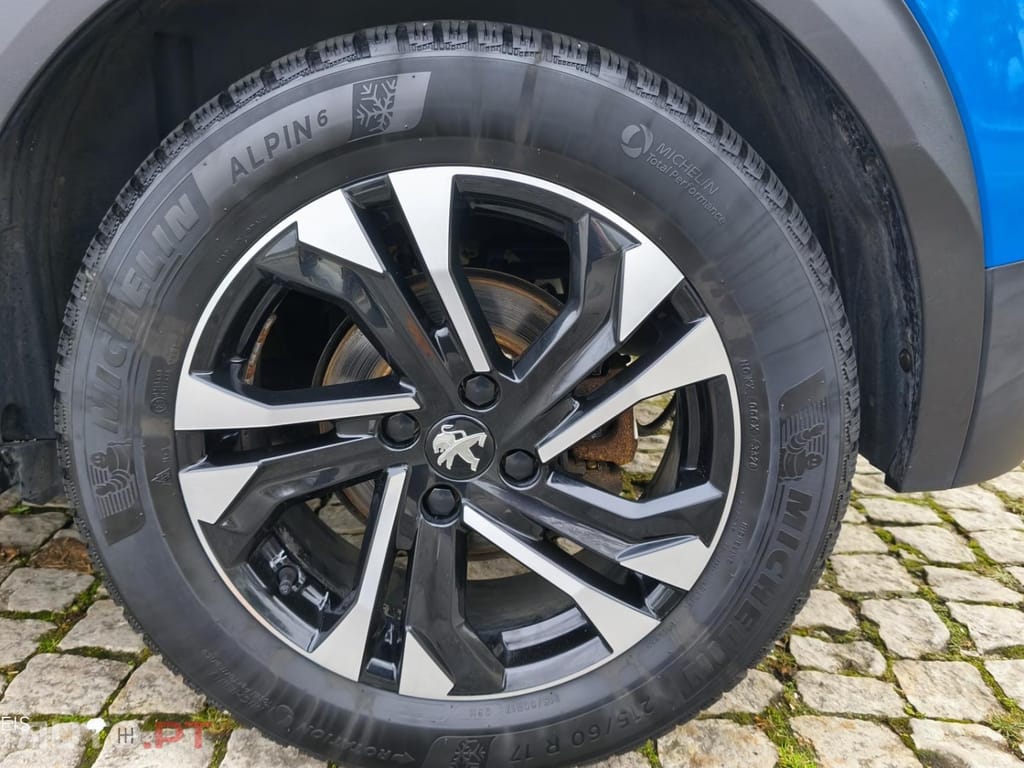 Peugeot E-2008 50 kWh Allure Pack