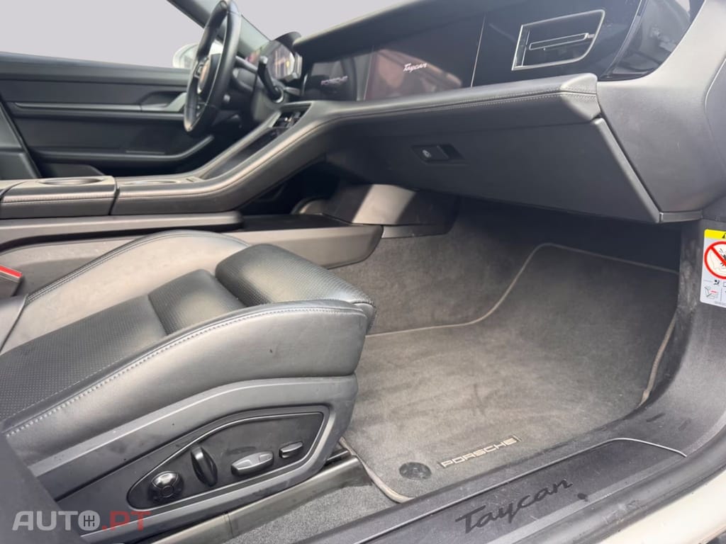 Porsche Taycan 92 % I.V.A DEDUTIVEL 