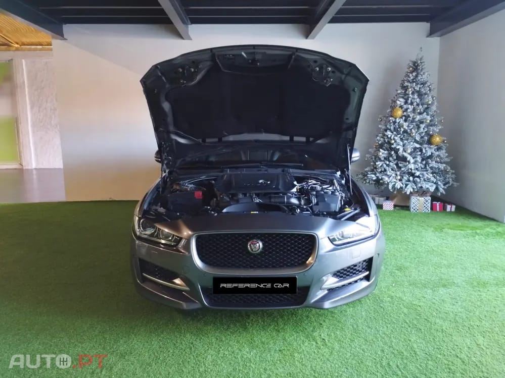 Jaguar XE 2.0 D R-Dynamic SE